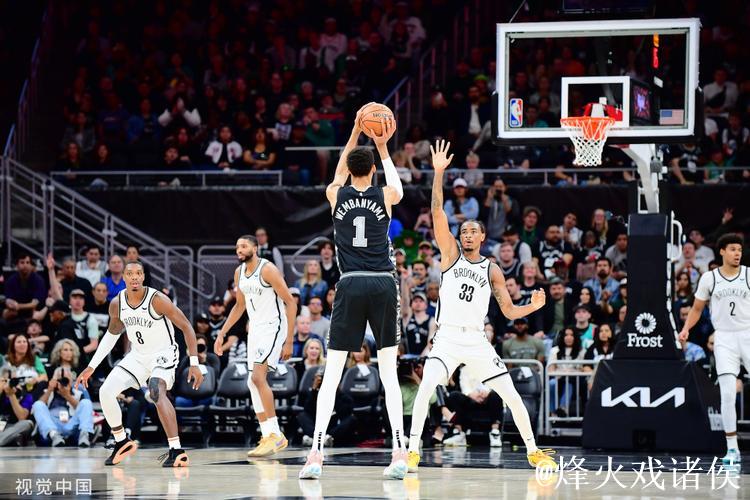骑士险胜篮网豪取开季11连胜 文班24+16马刺不敌爵士